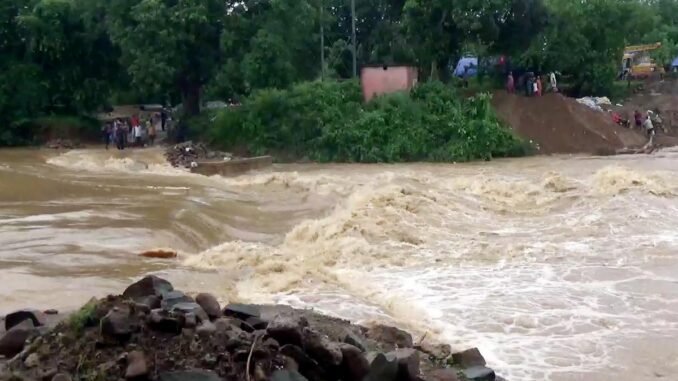 Odisha evacuates people as floodwaters enter Balasore, Mayurbhanj districts