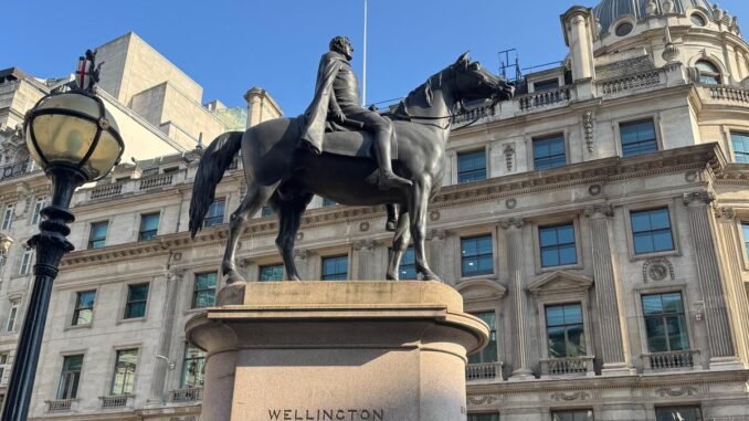Twins to Chennai’s Munro statue
