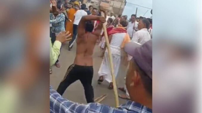 Sticks, Spatulas Fly As Shopkeepers, Tourists Beat Each Other Bloody In Haridwar
