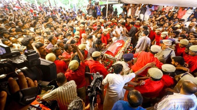 V.S. Achuthanandan’ s last journey draws thousands